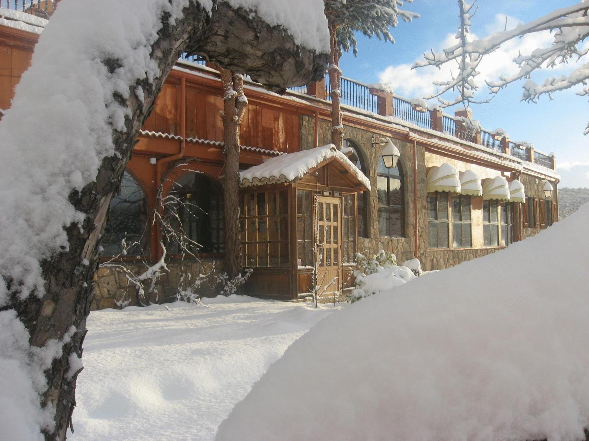 Hospedium Hostal Almanzor Наварредонда-де-Ґредос Екстер'єр фото