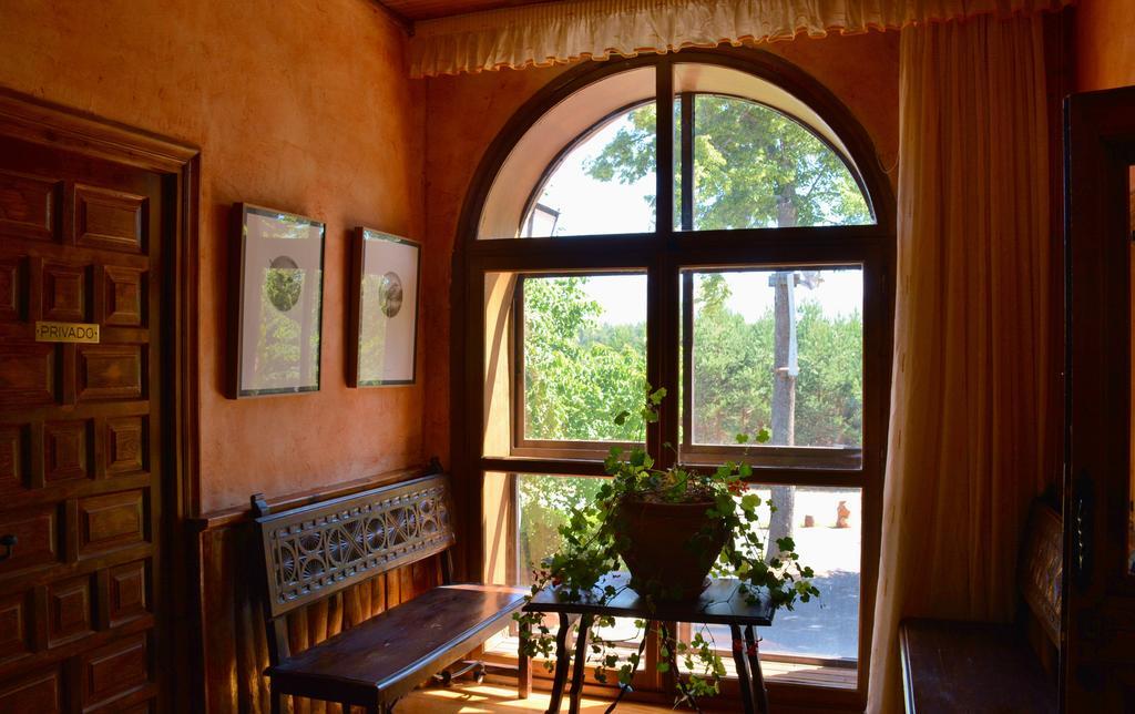 Hospedium Hostal Almanzor Наварредонда-де-Ґредос Екстер'єр фото