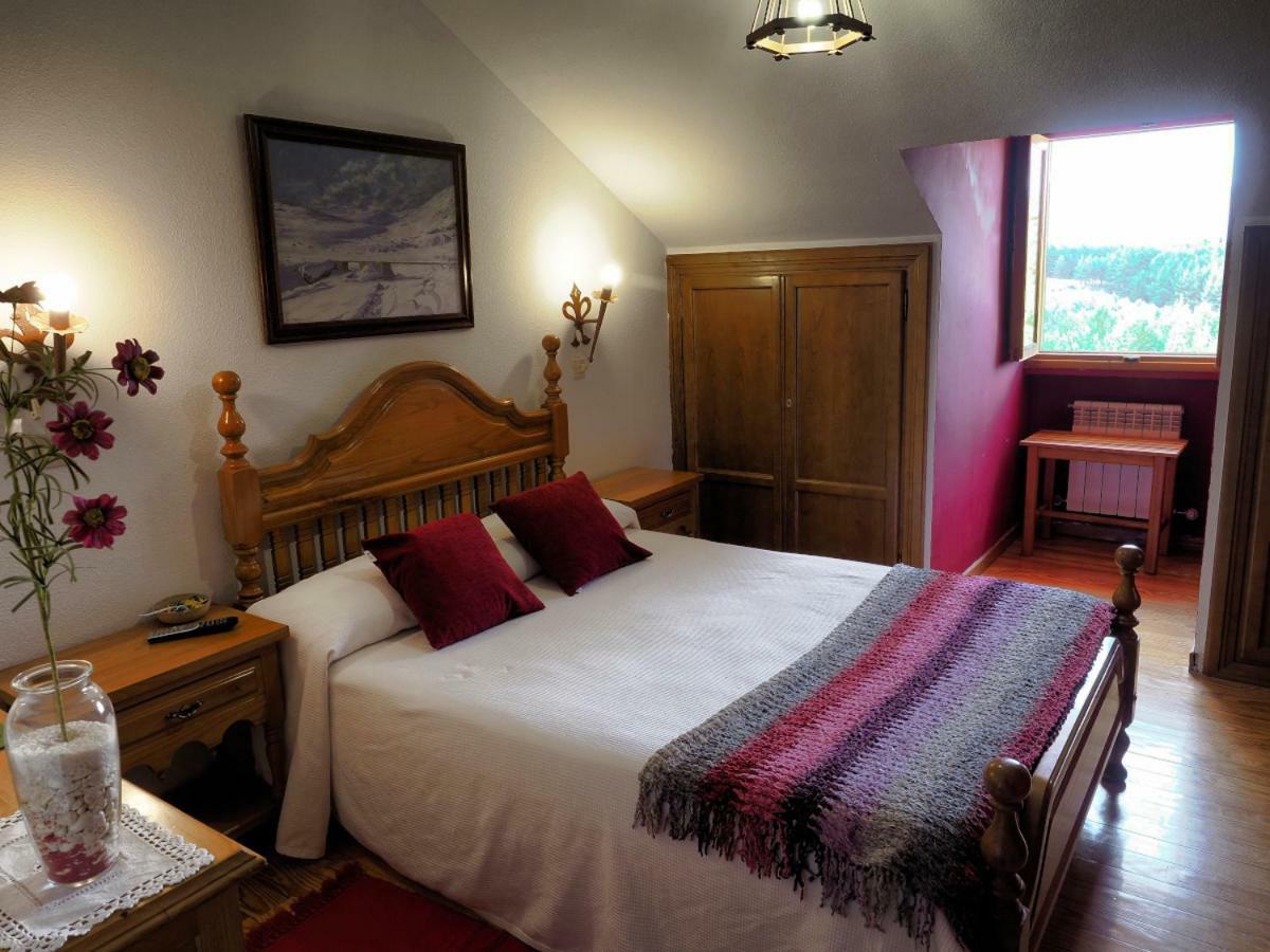 Hospedium Hostal Almanzor Наварредонда-де-Ґредос Екстер'єр фото